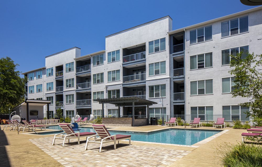 AMLI South Shore apartments in Austin, TX