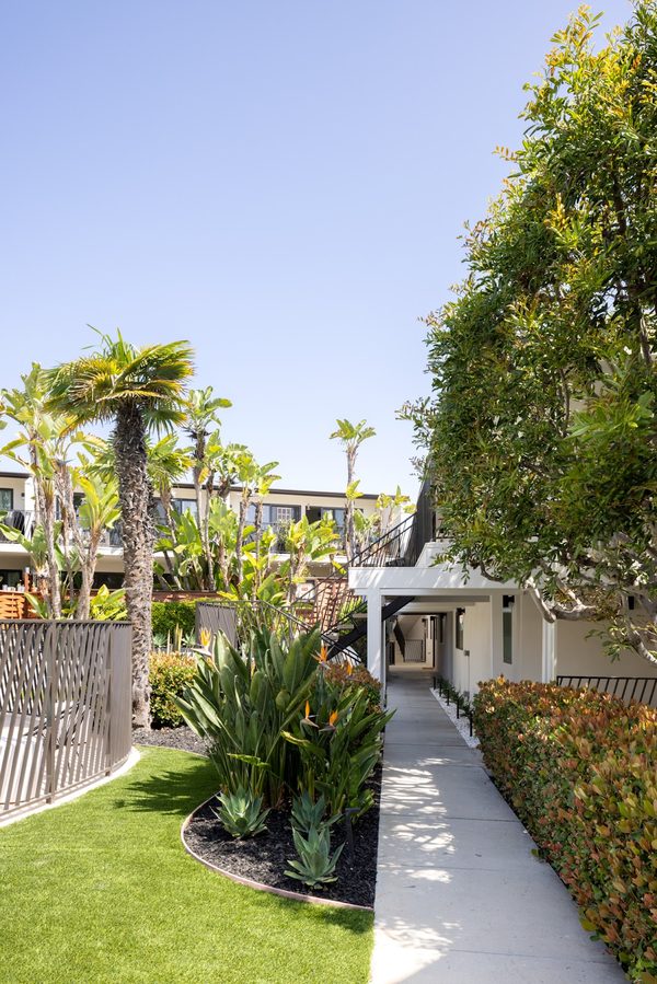 Pacific Heights apartments in Manhattan Beach, CA