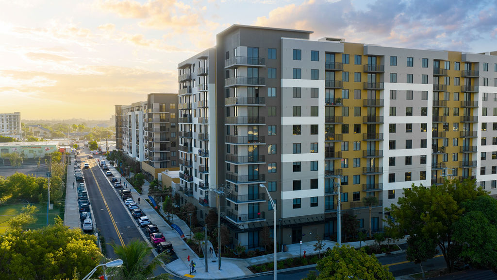 Metro Parc apartments in Hialeah, FL