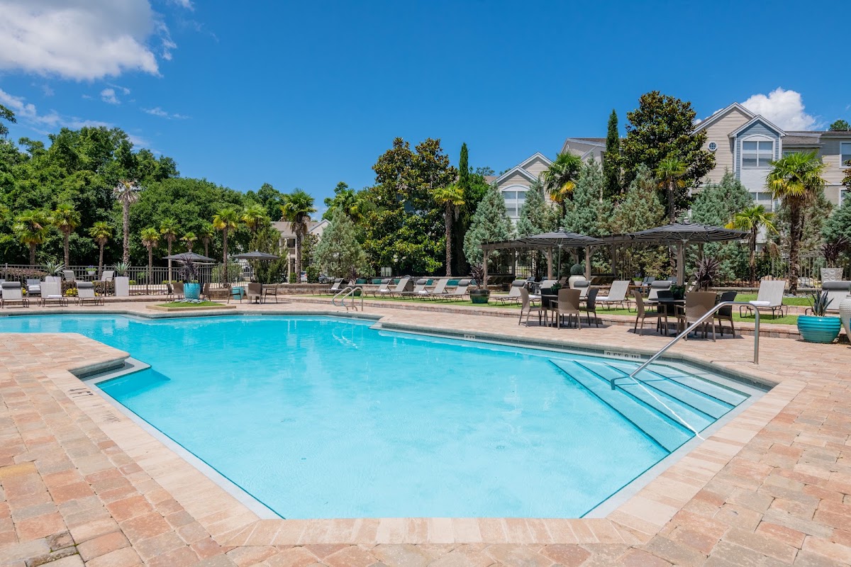 The Oasis at 1800 apartments in Tallahassee, FL