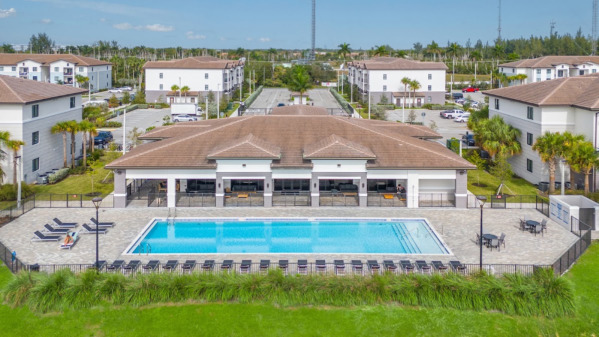 Vista Lago apartments in Miami Gardens, FL