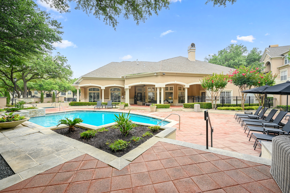 St. Moritz apartments in Dallas, TX
