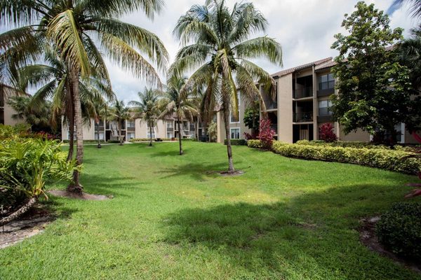 Boca Colony apartments in Boca Raton, FL