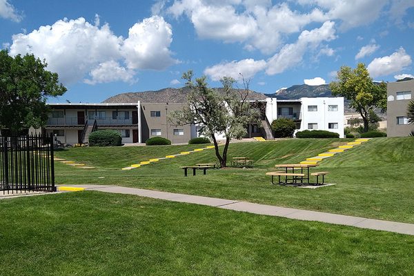 Mountain Vista apartments in Albuquerque, NM
