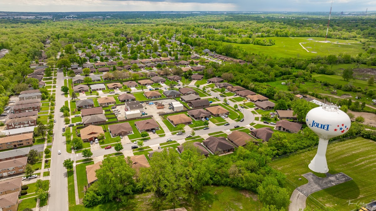 Parkview Estates apartments in Joliet, IL