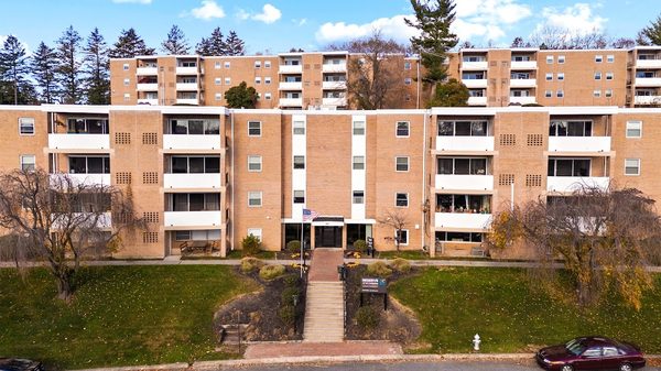 The Reserve at Wyomissing apartments in Reading, PA