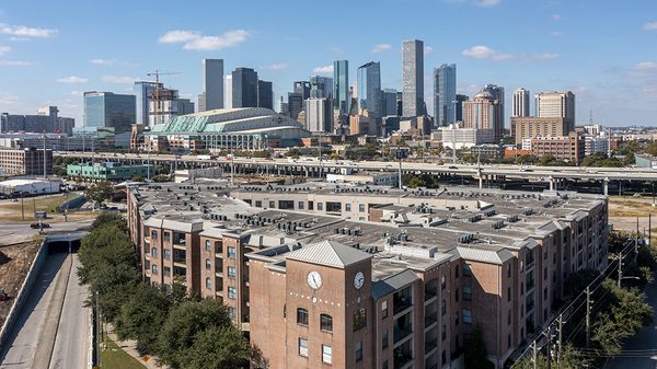 Canal Street Flats apartments in Houston, TX