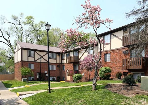 Case Mansion Flats apartments in Canton, OH