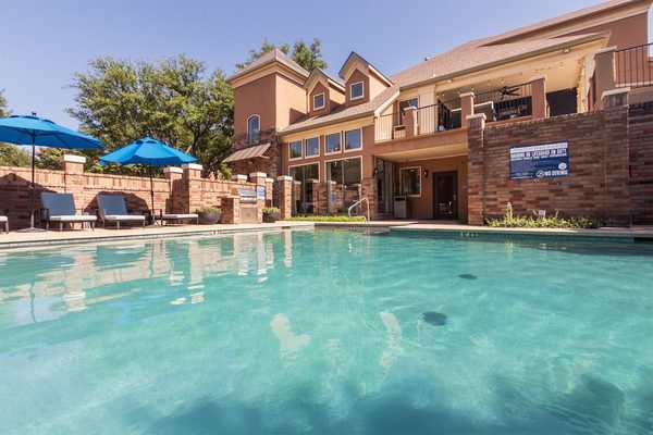 The Brownstones apartments in Dallas, TX