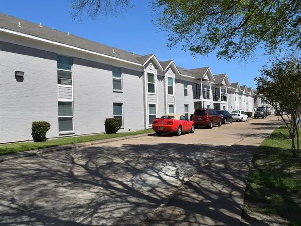 The Point on Redmond apartments in Bryan, TX