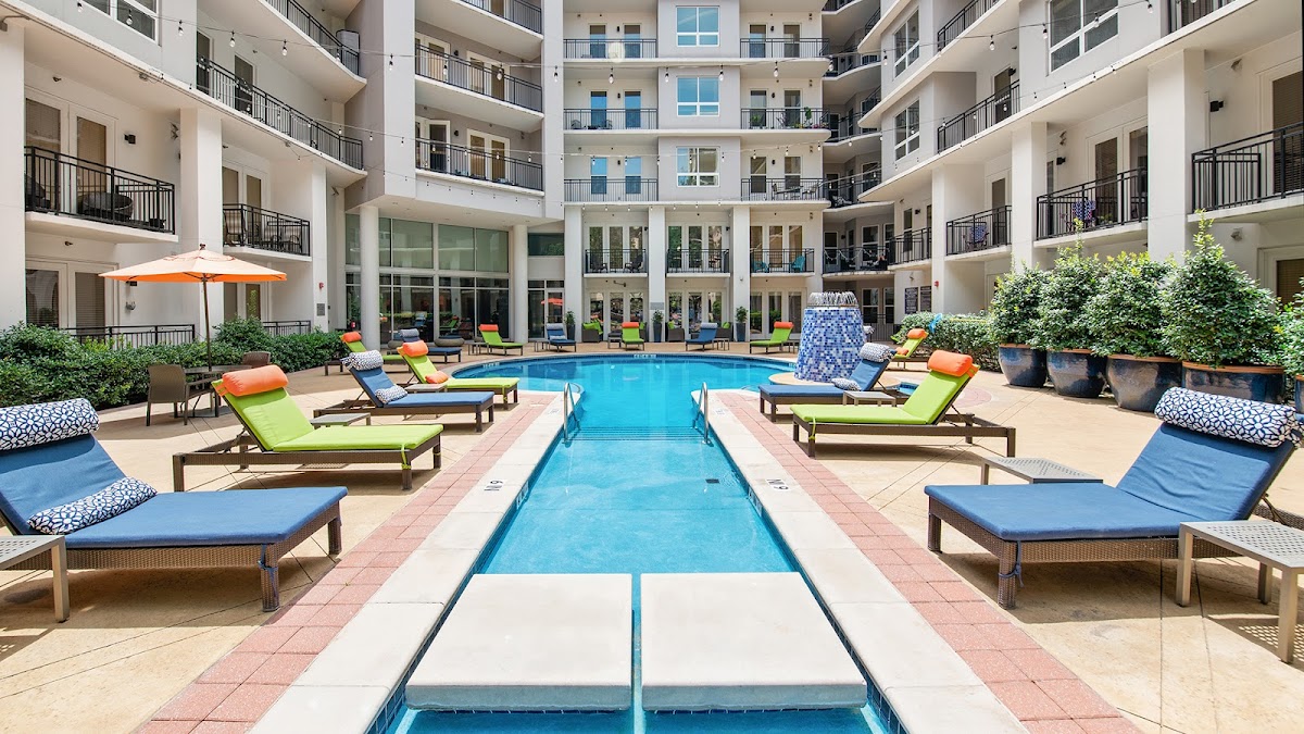 Griffis Uptown apartments in Dallas, TX