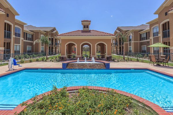 Orchard Estates apartments in Alton, TX