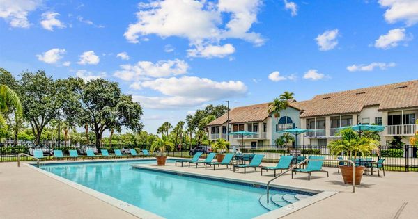 IMT Boynton Beach apartments in Boynton Beach, FL