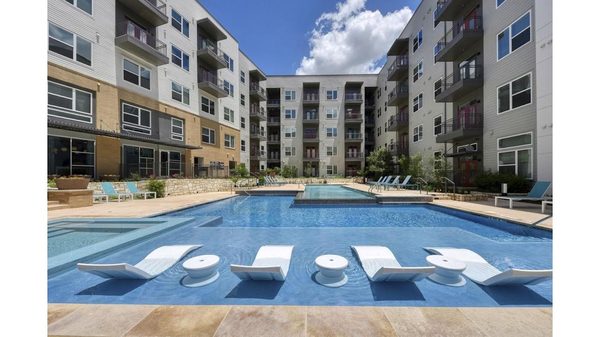Encore Grayson apartments in San Antonio, TX