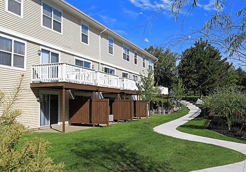 The Bronco Club apartments in Kalamazoo, MI