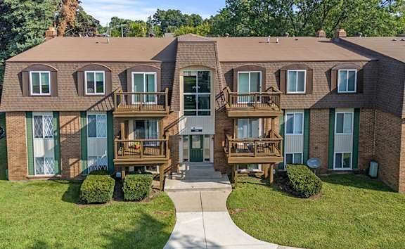 Pine Lake Manor Apartments apartments in Pontiac, MI