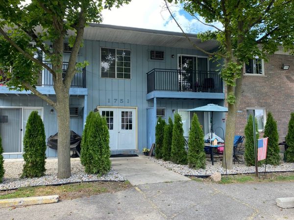 Cass Lake Front Apartments apartments in Pontiac, MI