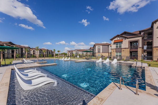 The Beacon on Westmoreland Apartments apartments in Desoto, TX