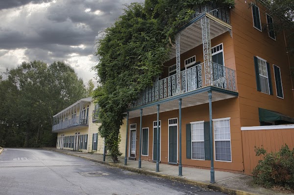 The French Quarter Apartments apartments in Auburn, AL