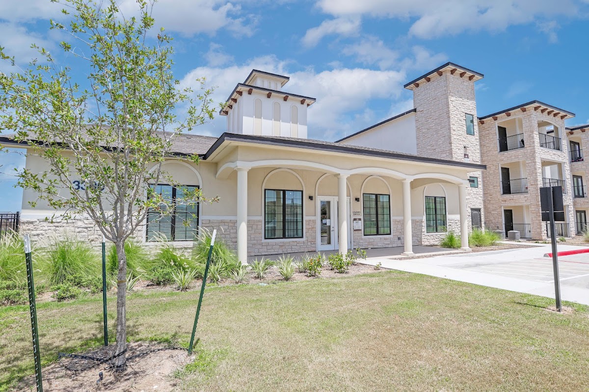 Avanti Legacy at Emerald Point apartments in Mcallen, TX
