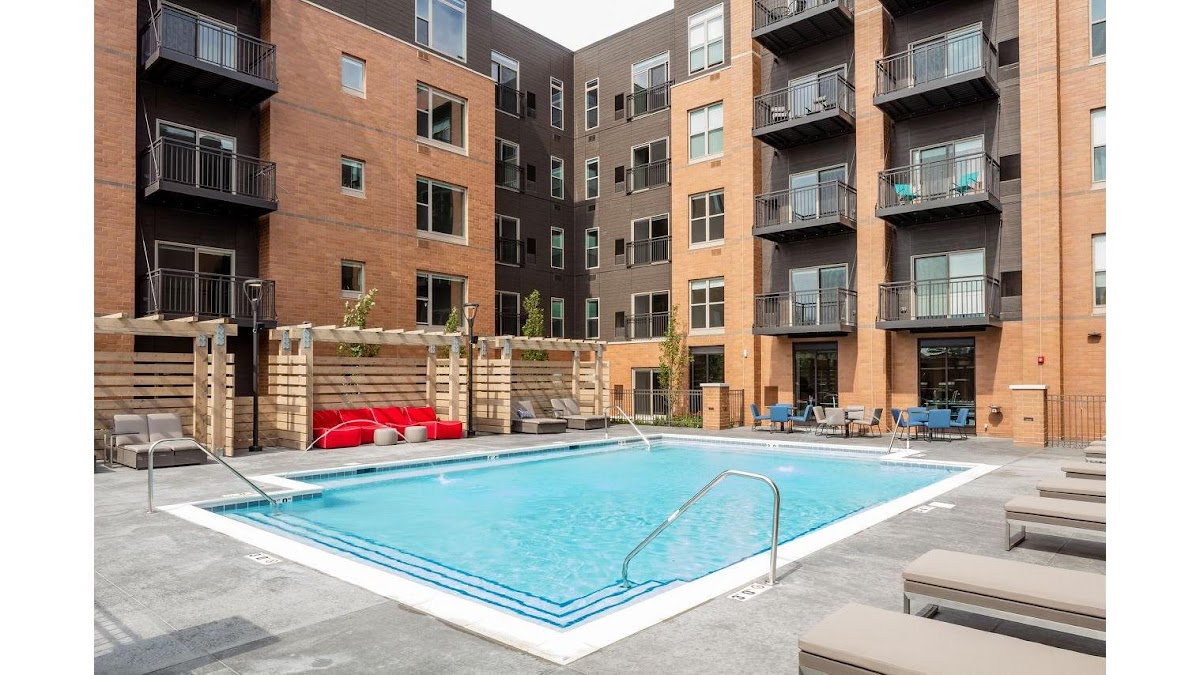 Uptown La Grange apartments in La Grange, IL