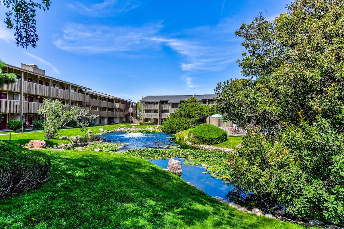 The Lakes Apartments apartments in Albuquerque, NM