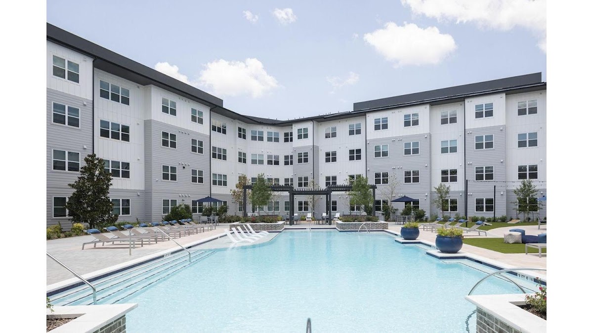 Broadstone Baybrook apartments in Webster, TX