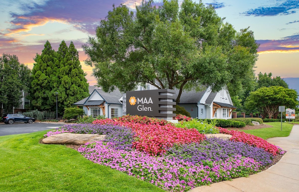 MAA Glen apartments in Atlanta, GA
