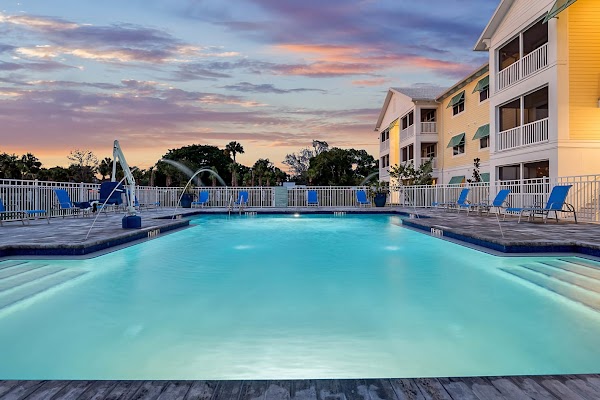 Waterline Bonita Springs apartments in Bonita Springs, FL