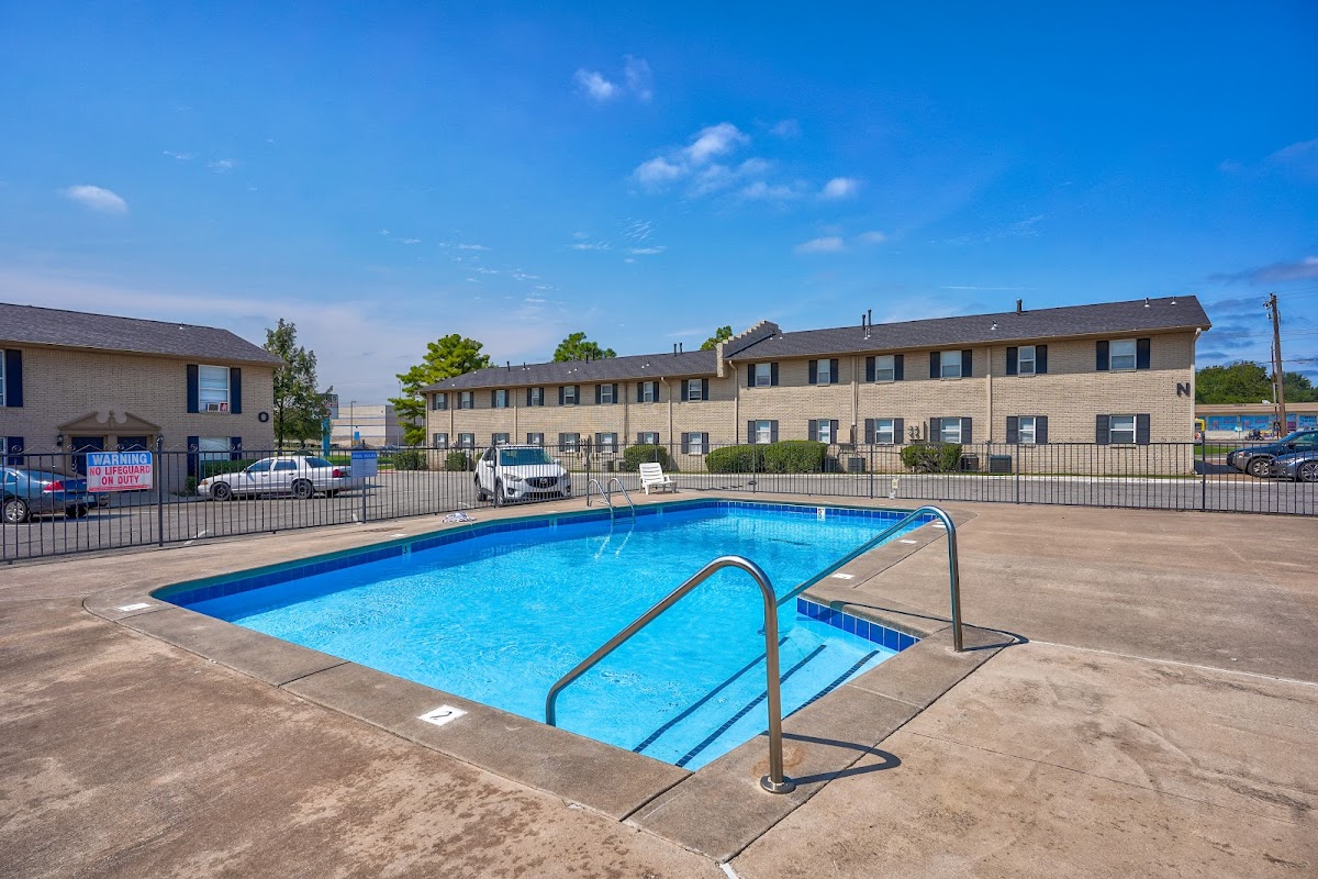 Sterling Park apartments in Norman, OK