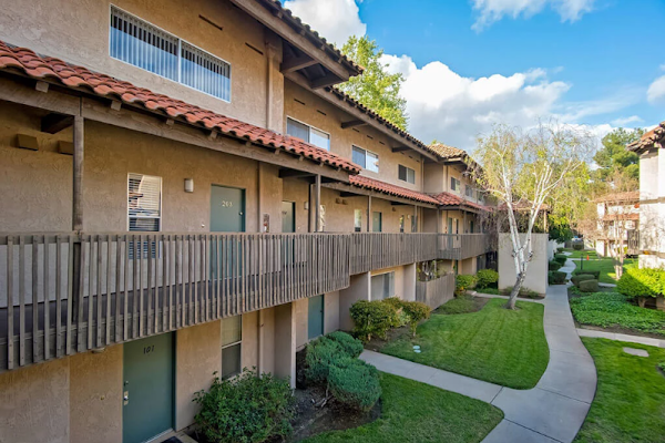 Wilbur Oaks Apartments apartments in Thousand Oaks, CA