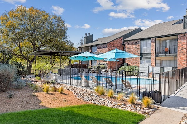 Villa Siena apartments in Addison, TX