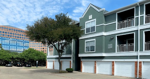 Kensington apartments in Addison, TX