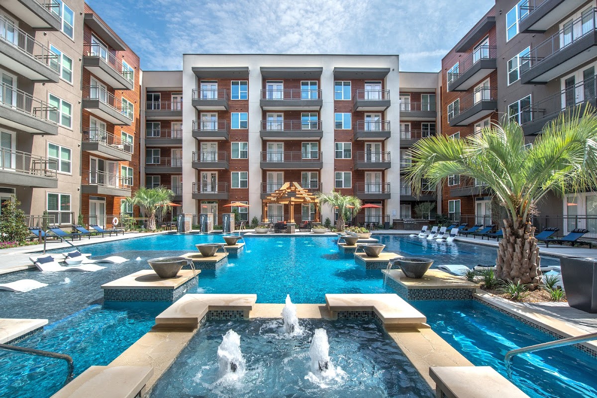 Windsor by the Galleria Apartments apartments in Addison, TX