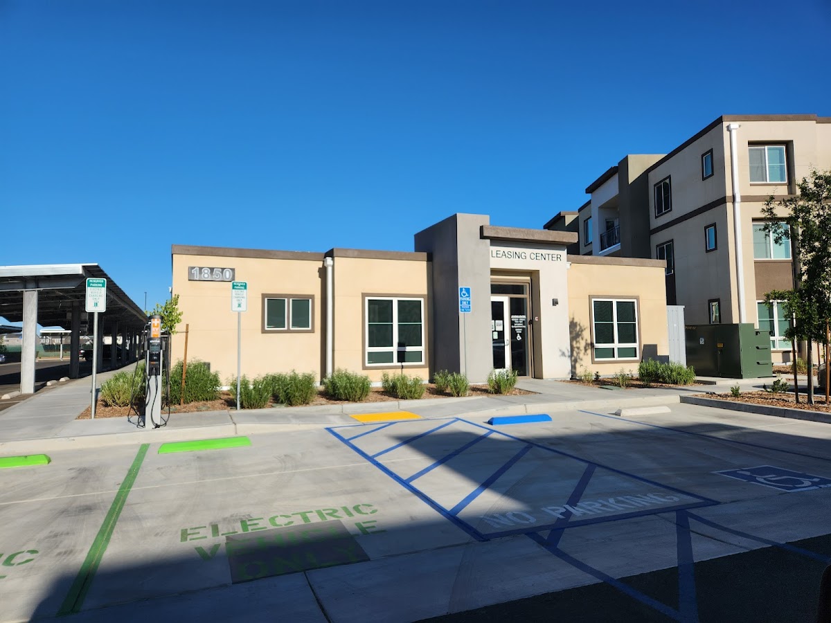 Berkshire Crossing apartments in Hanford, CA