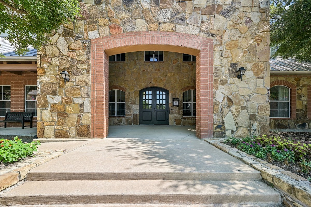 Bluffs at Vista Ridge apartments in Addison, TX