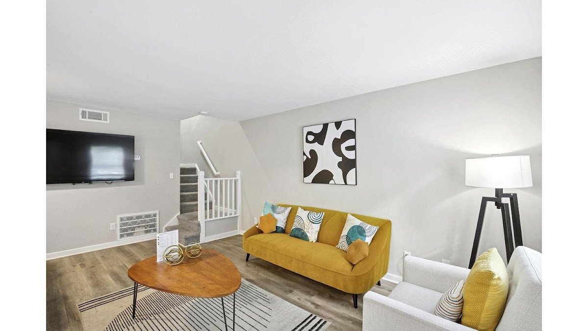 Ellwood Pines apartments in Alpharetta, GA