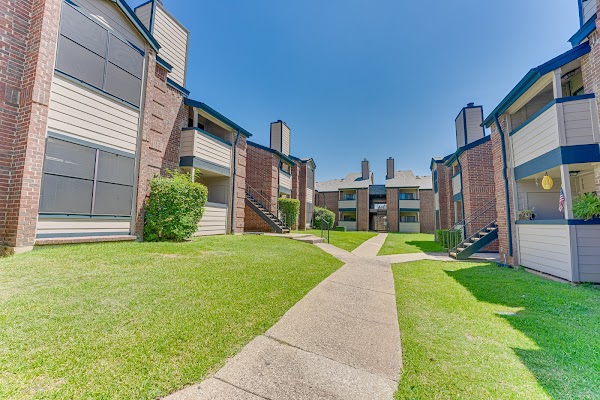 Indian Creek Apartments apartments in Addison, TX