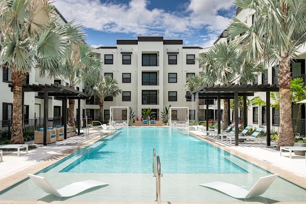 Aspire Naples apartments in Naples, FL