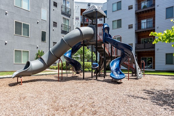 The Monarch apartments in Des Plaines, IL