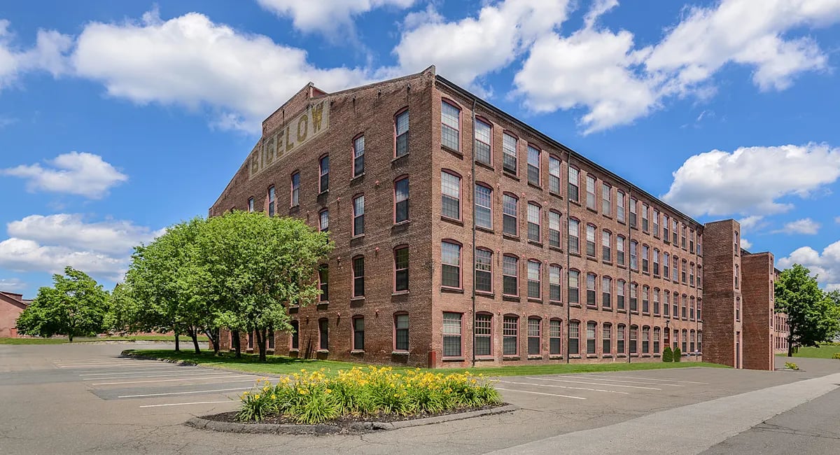 Bigelow Commons apartments in Agawam, MA
