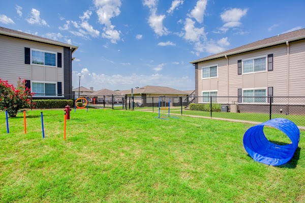 The Carlyle Apartments apartments in Broken Arrow, OK