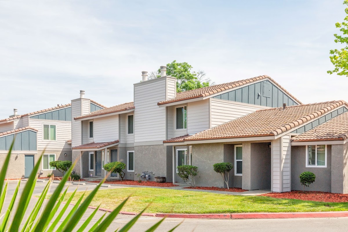 River Oaks Apartments & Townhomes apartments in Hanford, CA