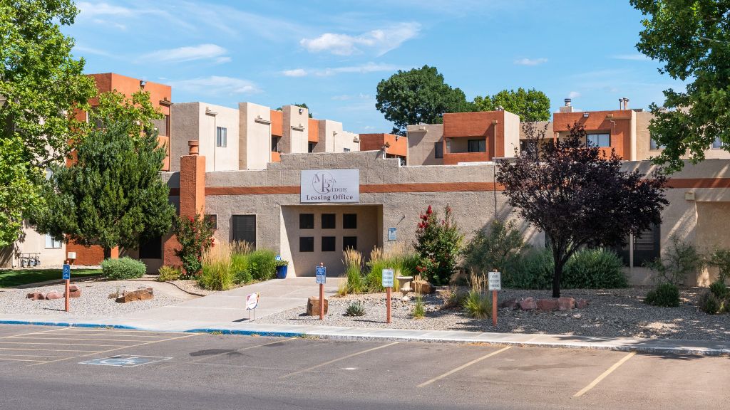 Mesa Ridge Apartments apartments in Albuquerque, NM
