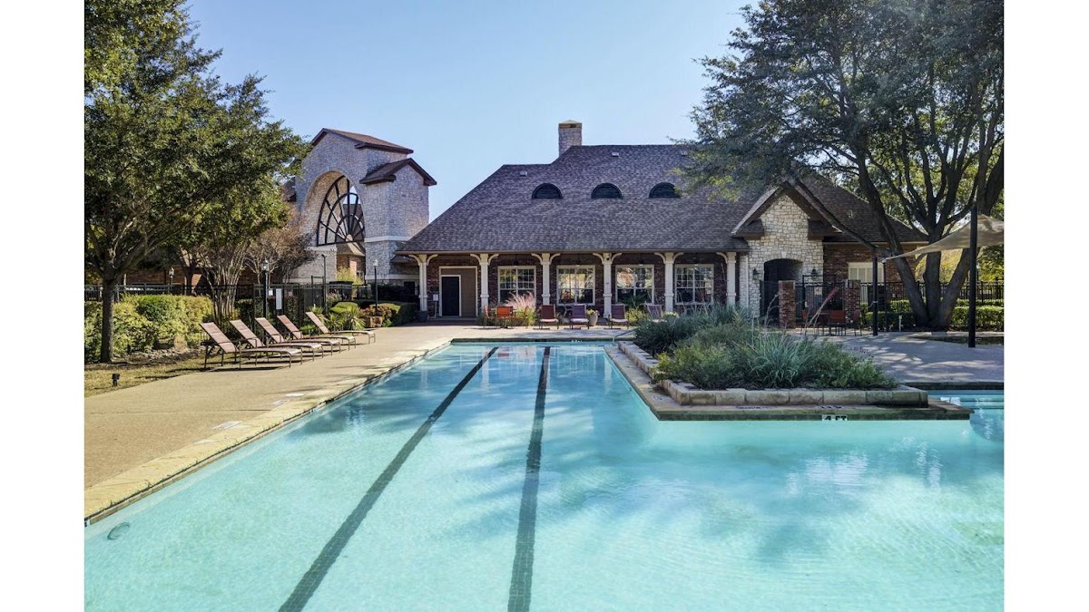Settler's Gate apartments in Addison, TX
