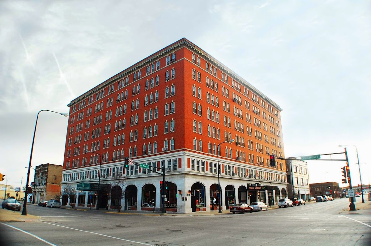 Russell Lamson apartments in Waterloo, IA