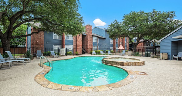 Oaks of Lewisville Apartments apartments in Addison, TX