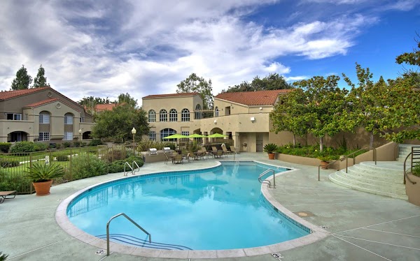 eaves Thousand Oaks apartments in Thousand Oaks, CA