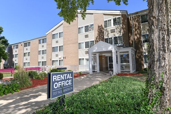 Schlarman House apartments in Peoria, IL