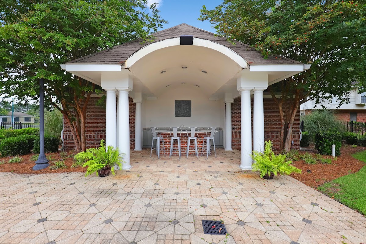 The Estates At Lafayette Square apartments in Mobile, AL